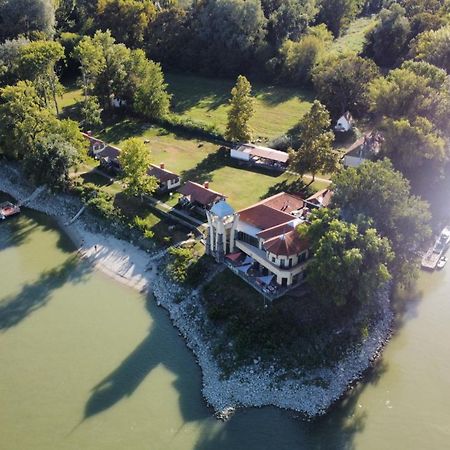 Sziget Hotel Veranka Ersekcsanad Екстериор снимка
