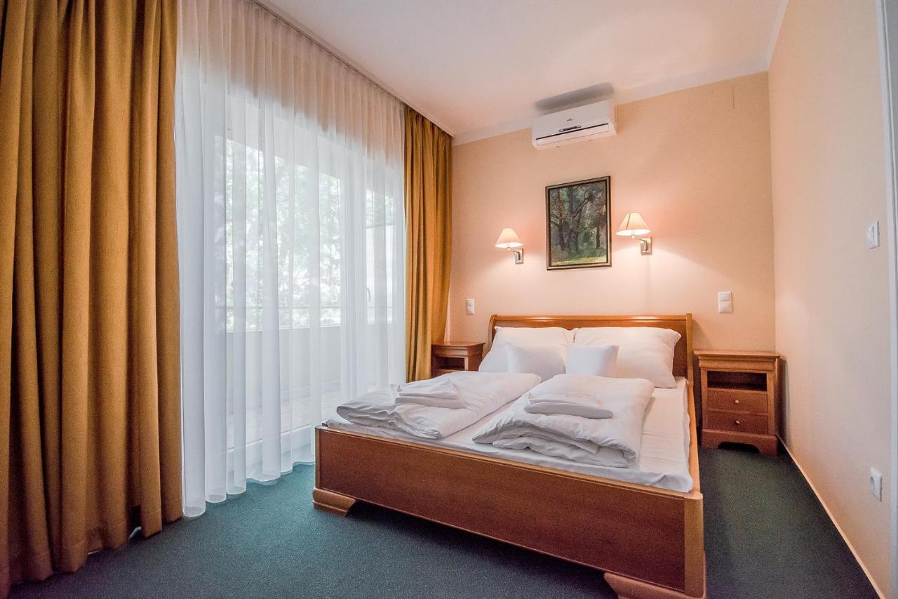 Sziget Hotel Veranka Ersekcsanad Екстериор снимка