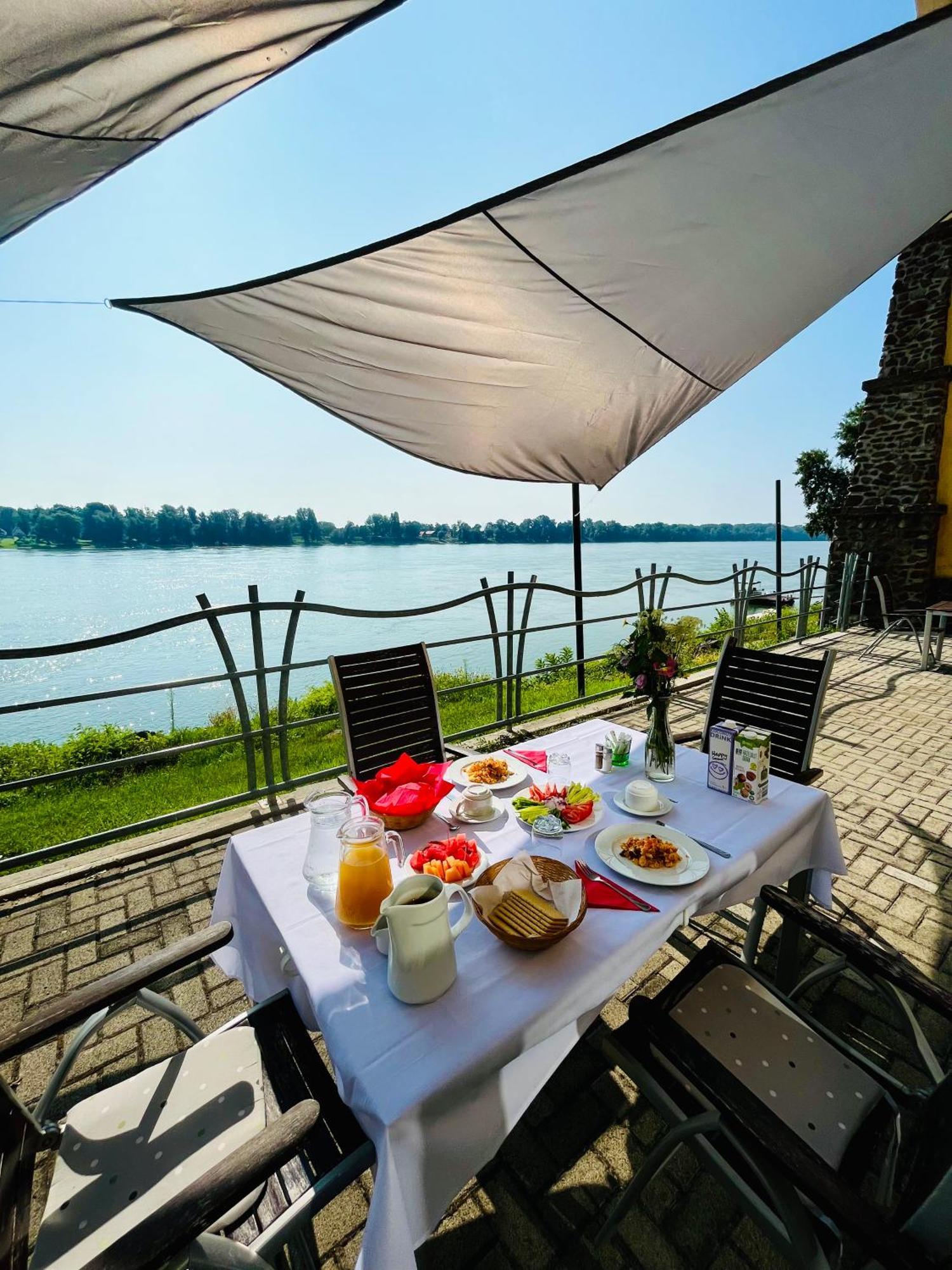 Sziget Hotel Veranka Ersekcsanad Екстериор снимка