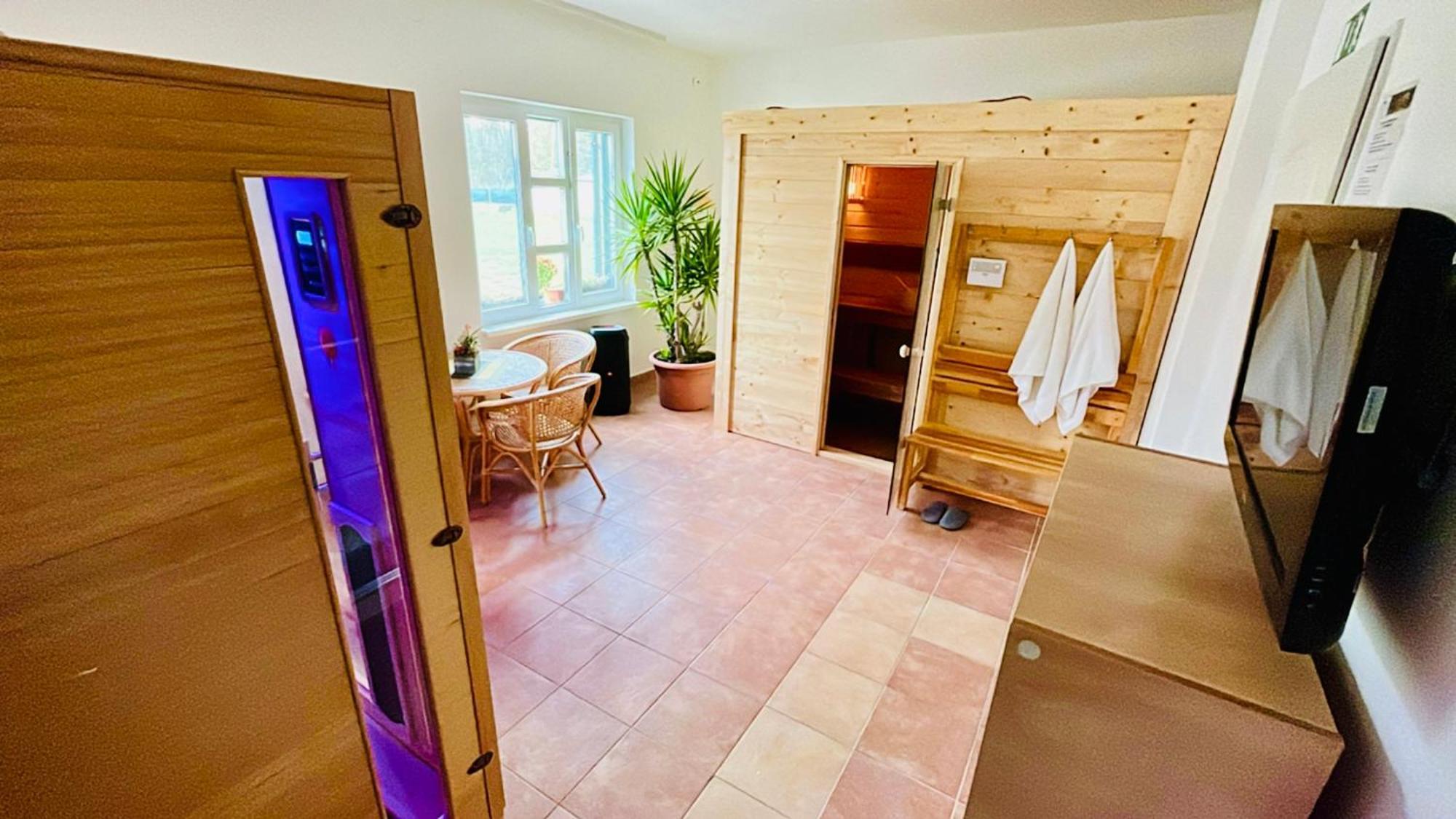 Sziget Hotel Veranka Ersekcsanad Екстериор снимка